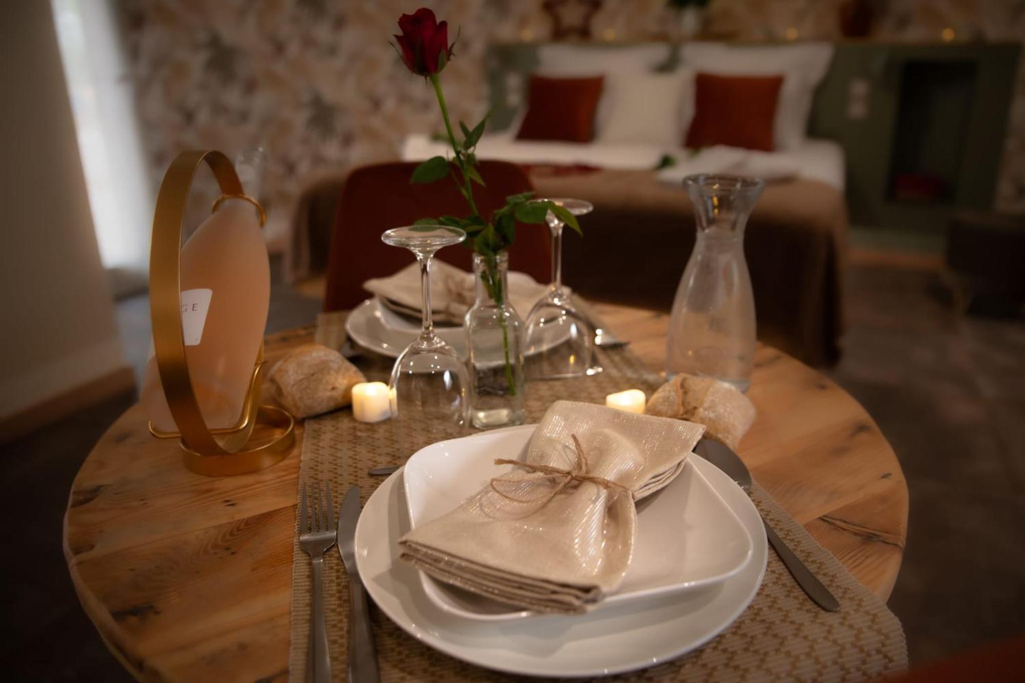Le Mas Aux Amoureux , Suite Romantique Et Spa Le Barcares Exterior photo