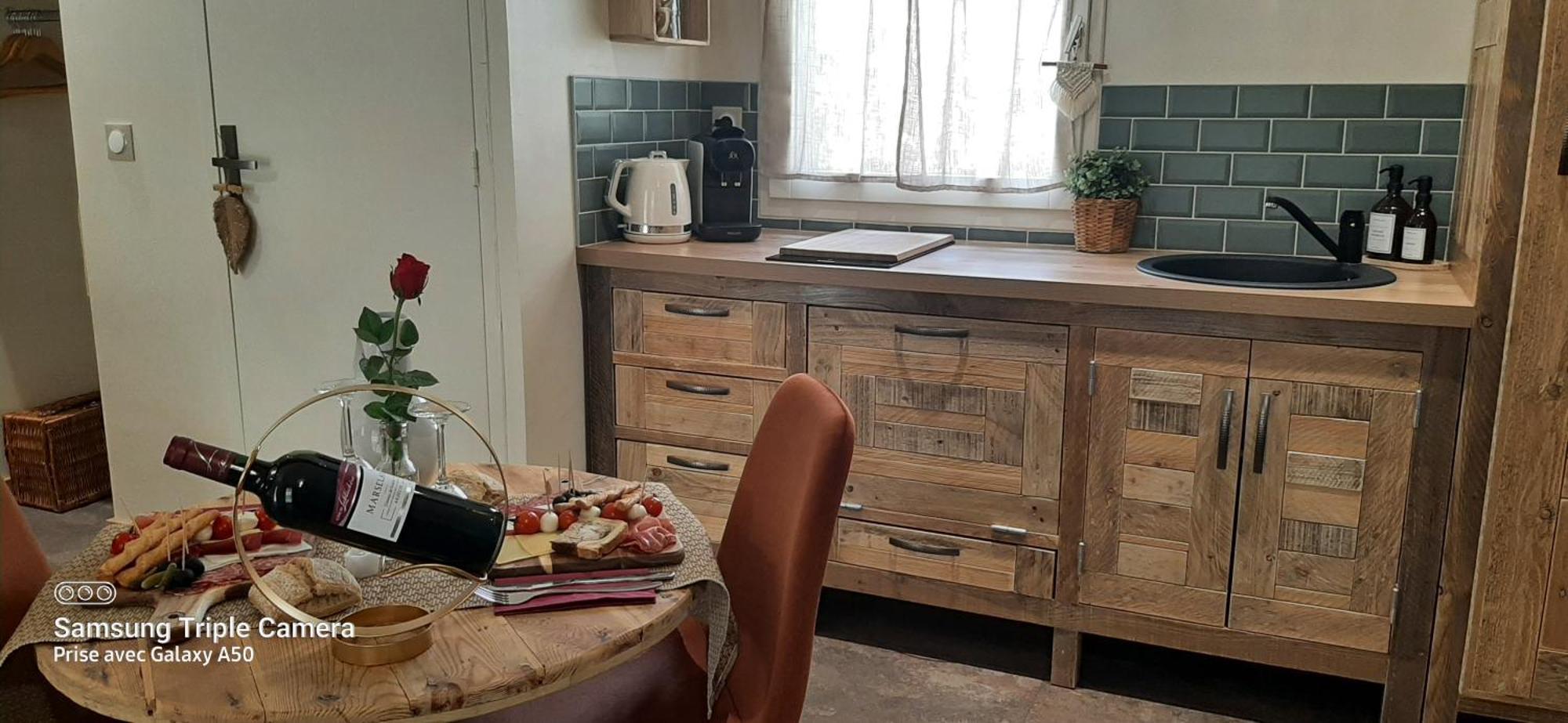 Le Mas Aux Amoureux , Suite Romantique Et Spa Le Barcares Room photo